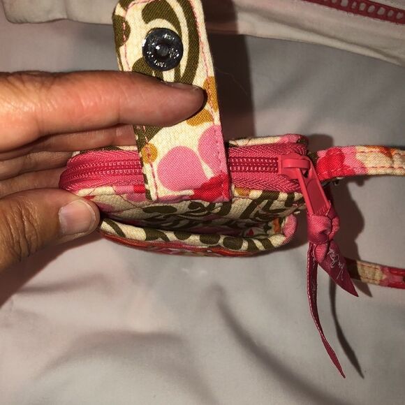 Vera Bradley Folkloric Coral Green Quilted Floral Wallet Wristlet - Picture 3 of 13